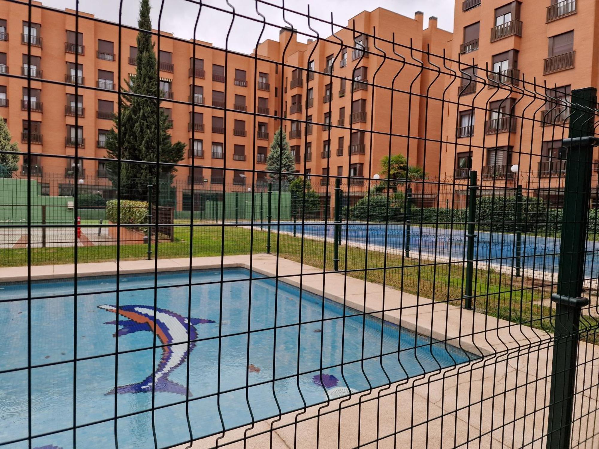 Samaniego, Piscina Y Garaje Junto Civitas Metropolitano Y Aeropuerto Madrid Buitenkant foto