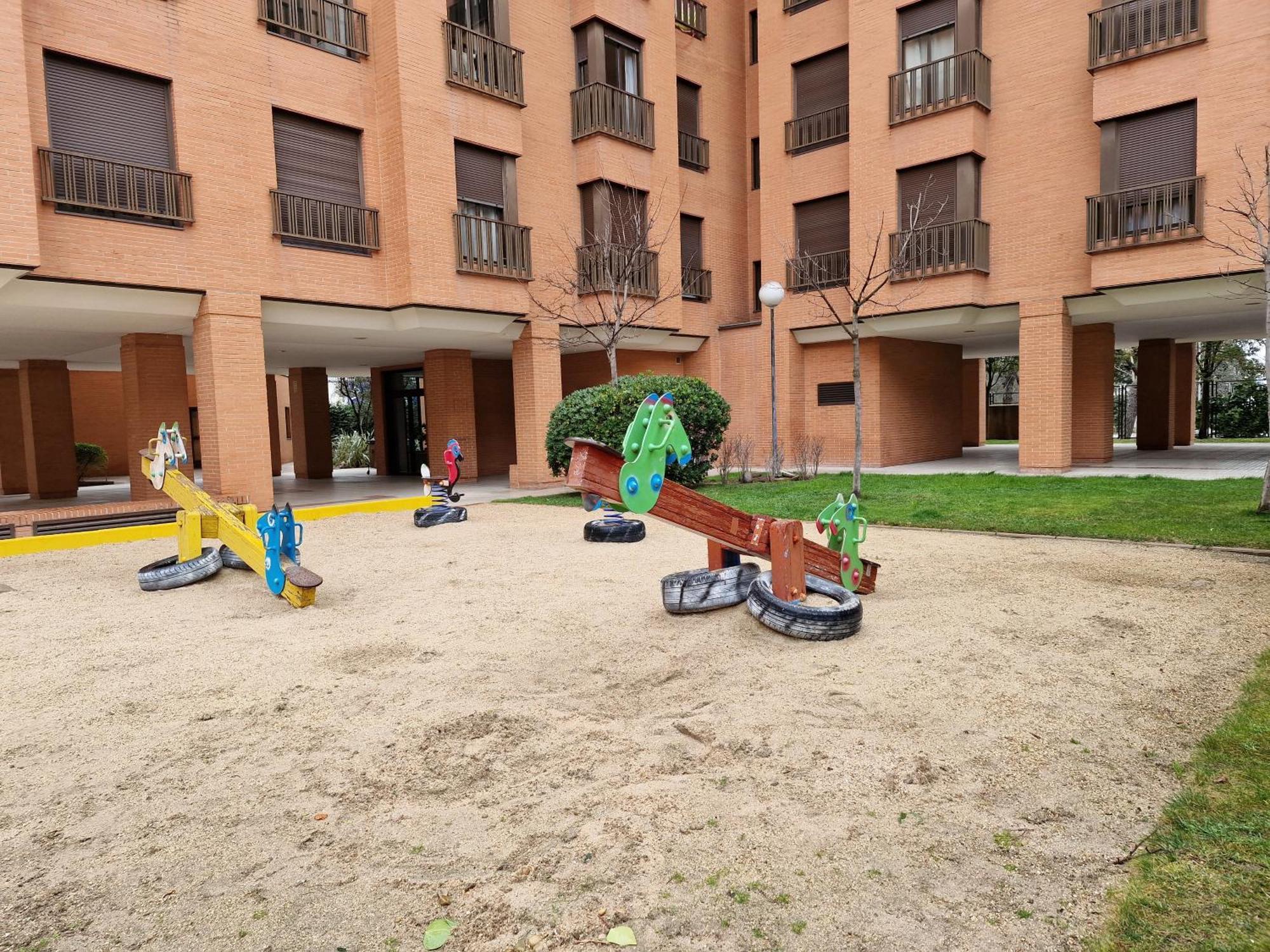 Samaniego, Piscina Y Garaje Junto Civitas Metropolitano Y Aeropuerto Madrid Buitenkant foto