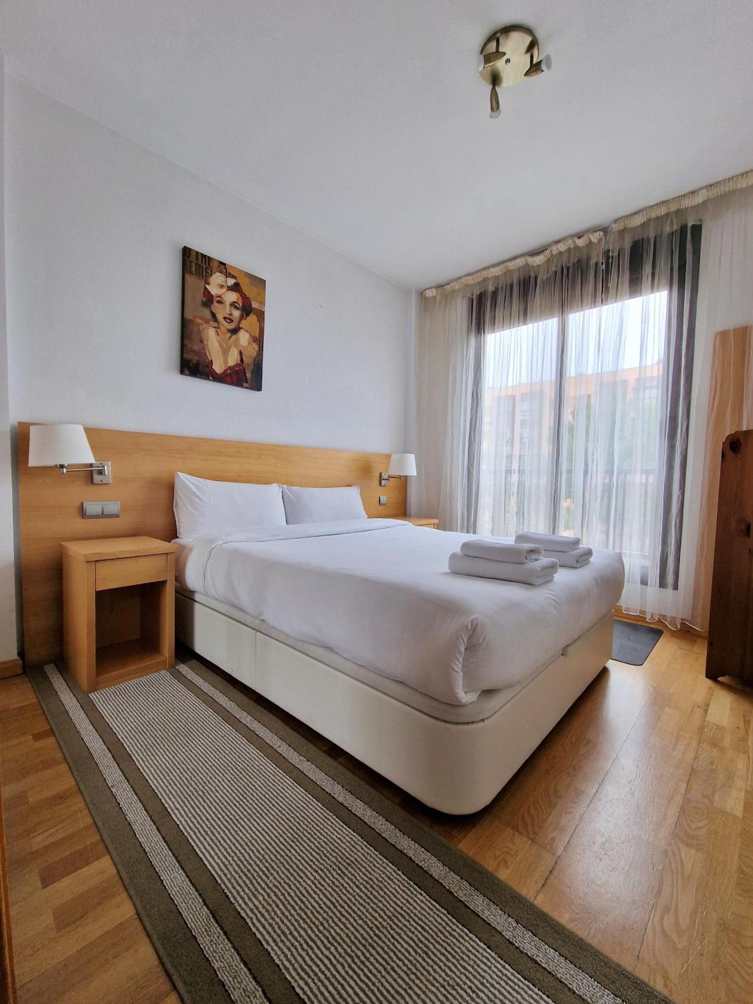 Samaniego, Piscina Y Garaje Junto Civitas Metropolitano Y Aeropuerto Madrid Buitenkant foto